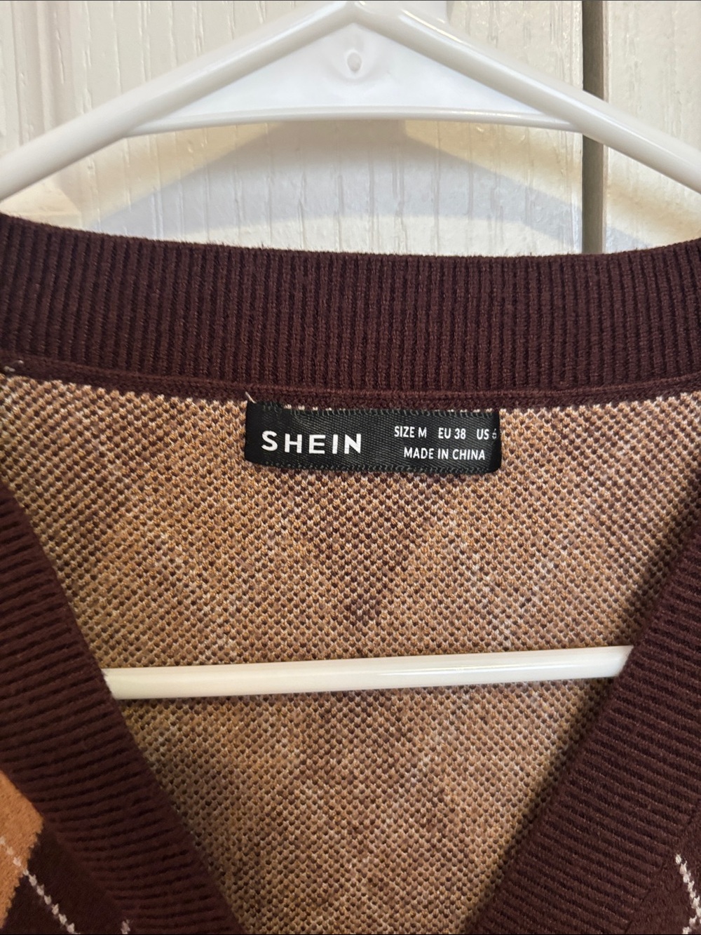 • SHEIN Brown & Tan Argyle Button-Front Knit Vest - Picture 2 of 3